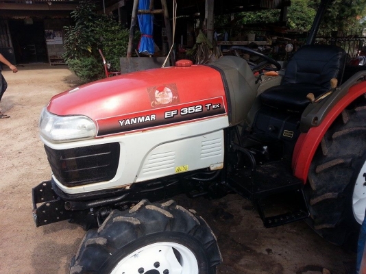 ยันร์ม่า EF352T 4 WD 2 เพลาตัวเปล่า  ทำงาน 11xx ชั่วโมง พร้อมใช้งาน