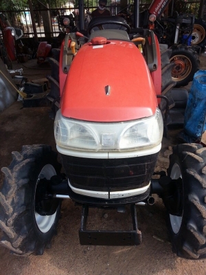 ยันร์ม่า EF352T 4 WD 2 เพลาตัวเปล่า  ทำงาน 11xx ชั่วโมง พร้อมใช้งาน