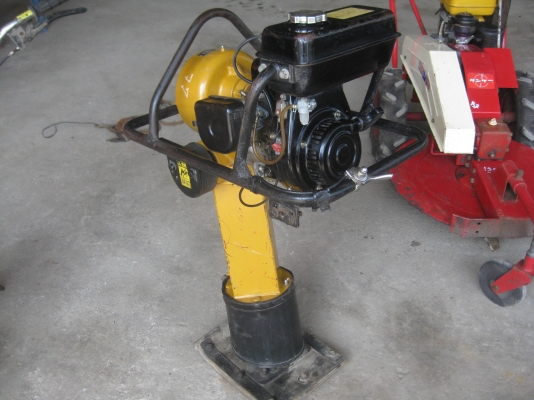 ขายเครื่องตบดิน MIKASA SANGYO LTD. JAPAN พร้อมใช้งาน