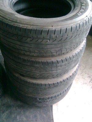 215-70-15 ปี12 1ชุดสวยๆครับวิ่งไม่ถึงหมืนโล