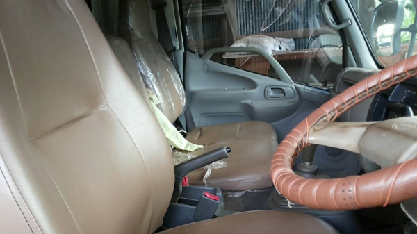 ขาย ***ดาวน์ 380,000 บ.ต่อรอง***เปลี่ยนสัญญา 6ล้อ HINO DUTRO ปี48/05 เครื่องเดิม เกียร์เดิม เครื่องWO4D-TK 120HP TURBO แห้งกริ๊ป ไม่มีเยิ้ม ช่วงล่างเดิมๆคัสซีสวยเดิมโรงงาน กระบะยาว5.30ม. พื้นไม่คอกเหล็ก สภาพดี ไม่มีผุ ยาง9.50ขอบ17.5 สวย6เส้น หัวบางเดิมภาย