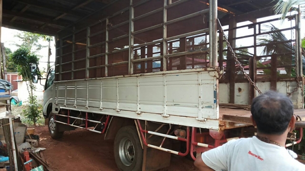 ขาย ***ดาวน์ 380,000 บ.ต่อรอง***เปลี่ยนสัญญา 6ล้อ HINO DUTRO ปี48/05 เครื่องเดิม เกียร์เดิม เครื่องWO4D-TK 120HP TURBO แห้งกริ๊ป ไม่มีเยิ้ม ช่วงล่างเดิมๆคัสซีสวยเดิมโรงงาน กระบะยาว5.30ม. พื้นไม่คอกเหล็ก สภาพดี ไม่มีผุ ยาง9.50ขอบ17.5 สวย6เส้น หัวบางเดิมภาย