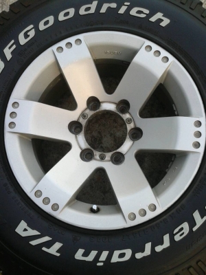 ขาย BF All ปี 11 ขนาด 30x9.5พร้อมล้อ 15x7ออฟ0 ขาย BF All ปี 11 ขนาด 30x9.5พร้อมล้อ 15x7ออฟ0