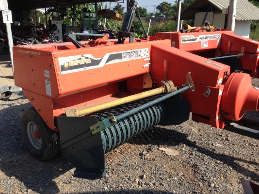 เครื่องอัดฟาง Kubota HB130 PLUS ของใหม่ ราคามือสอง เครื่องอัดฟาง Kubota HB130 PLUS ของใหม่ ราคามือสอง