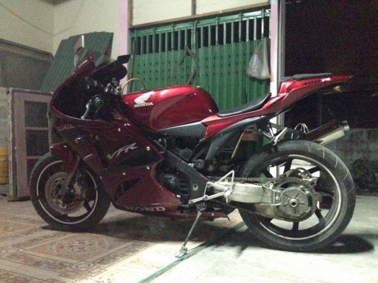 ขาย vfr 400 nc24 สำเนาทะเบียนแท้+ใบแจ้งความเล่มทะเบียนหาย มี พรบ. โอนไม่ได้ ต่อภาษีไม่ได้ ขี่ได้อย่างเดียวไปได้ทั่วประเทศไม่โดนจับหรือโดนยึดแน่นอน " นอกนั้นตามรูปทุกอย่าง ราคา 50,000 บาท ต่อลองได้ครับ สอบถามที่เบอร์ 092-6429114 ตลอด24 ซม.