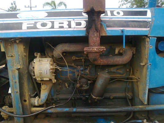 รถไถ (LEYLAND 170) เท่า FORD 6610 เครื่องดี ปั้มดี มีใบดันหน้า มีผานหลังแบบใบมีดเกรดดิน ตัดราคาเหลือ 1.2 แสนบาท.