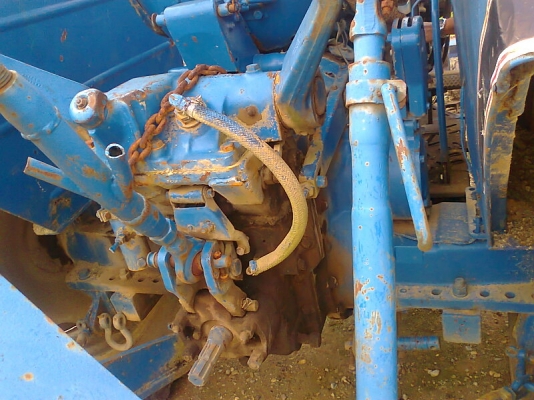 รถไถ (LEYLAND 170) เท่า FORD 6610 เครื่องดี ปั้มดี มีใบดันหน้า มีผานหลังแบบใบมีดเกรดดิน ตัดราคาเหลือ 1.2 แสนบาท.