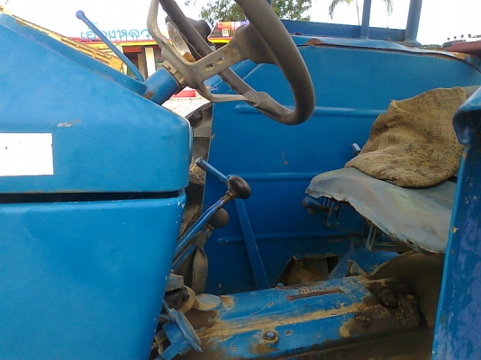 รถไถ (LEYLAND 170) เท่า FORD 6610 เครื่องดี ปั้มดี มีใบดันหน้า มีผานหลังแบบใบมีดเกรดดิน ตัดราคาเหลือ 1.2 แสนบาท.