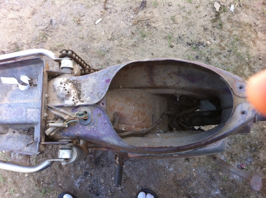 ขายโครง c 700 พร้อมเครื่อง สภาพตามรูป ราคาเบาๆ 1900 ค่าส่งออกเองนะคับ