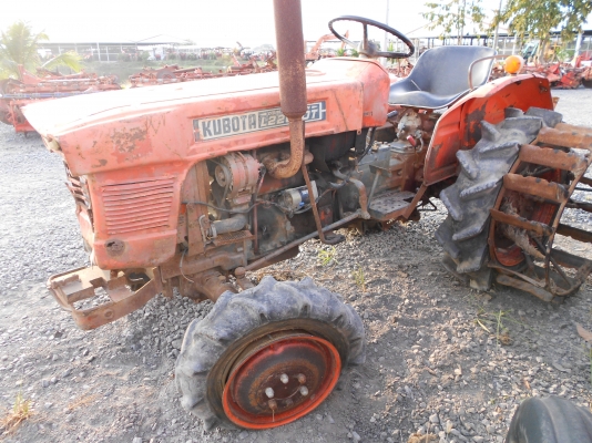 ขาย รถไุถมือสอง ตามสภาพ KUBOTA L2201DT ขาย รถไุถมือสอง ตามสภาพ KUBOTA L2201DT