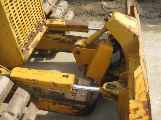 ขายรถดัน KOMATSU D20P-5 6ทิศทาง พร้อมใช้งาน ขายรถดัน KOMATSU D20P-5 6ทิศทาง พร้อมใช้งาน