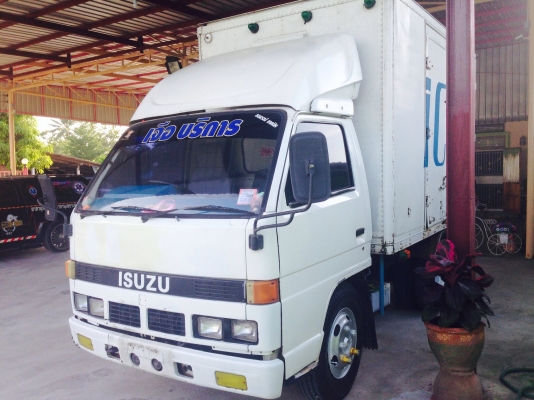 6ล้อเล็กครับ ขายถูกครับNKR จัดกันไปเลยครับวันนี้190000เอาไปเลย