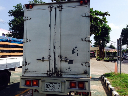 6ล้อเล็กครับ ขายถูกครับNKR จัดกันไปเลยครับวันนี้190000เอาไปเลย