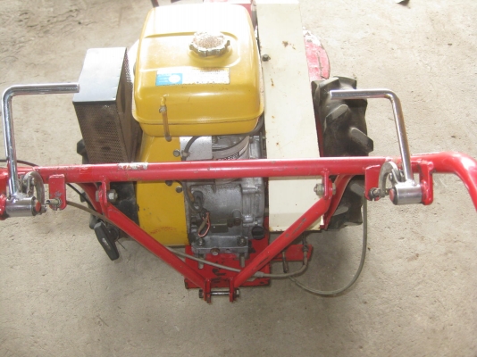 ขายรถตัดหญ้า SR-700 ROBIN 7.5แรงพร้อมใช้งาน