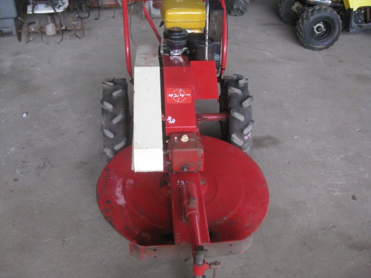 ขายรถตัดหญ้า SR-700 ROBIN 7.5แรงพร้อมใช้งาน