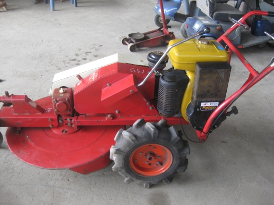 ขายรถตัดหญ้า SR-700 ROBIN 7.5แรงพร้อมใช้งาน