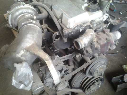 ขายเครื่อง HINO. JO. 8C.   260. แรง. 24วาวสภาพดีข้อดาษเหลือแตเครื่อง