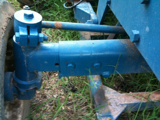 ขายรถไถฟอร์ด FORD 6600 รถมีทะเบียนพร้อมโอนครับ