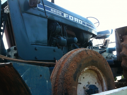 ขายรถไถฟอร์ด FORD 6600 รถมีทะเบียนพร้อมโอนครับ