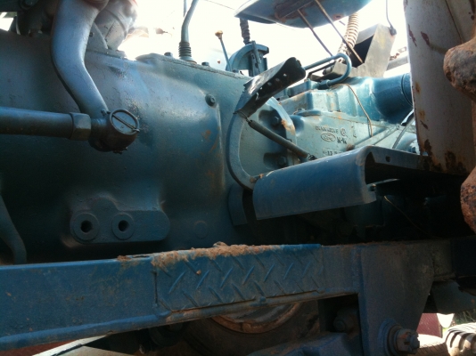 ขายรถไถฟอร์ด FORD 6600 รถมีทะเบียนพร้อมโอนครับ