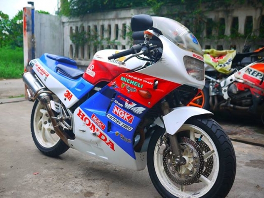 ขาย/แลก VFR400 Nc24 ทะเบียนแท้ สภาพเดิมแห้งๆเครื่องสุดยอดวิ่งทางไกลสบาย