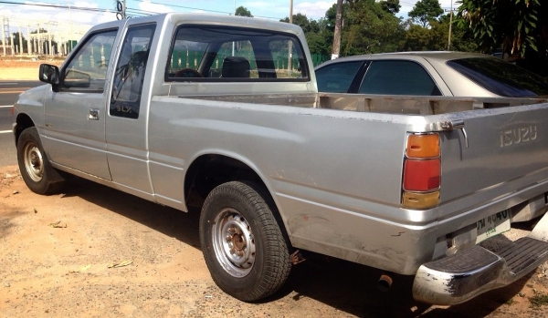 ***ขายแล้วครับขอบคุณ Truck2hand ขายกระบะแค็ป"มังกรทอง90"ยอดนิยม ราคาเบาๆ ISUZU SPACECAB 2.5 SL ปี35/92 เครื่องเดิมเกียร์เดิม มังกรทอง แน่นดีไม่เยิ้ม ช่วงล่างแน่นคัสซีดีไม่ปะไม่ดาม กระบะเลส สภาพสวย สีสันดีมีรอยบ้าง สีบางดี ภายในสวยคอนโซลครบ แอร์ม