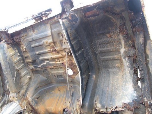 รถบรรทุก 6 ล้อบรรทุกน้ำ ยี่ห้ออีโน่ รุ่น FC