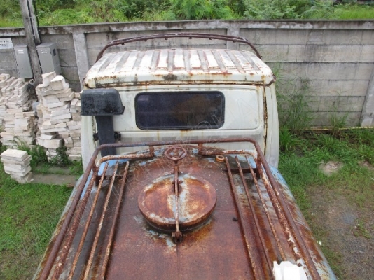 รถบรรทุก 6 ล้อบรรทุกน้ำ ยี่ห้ออีโน่ รุ่น FC