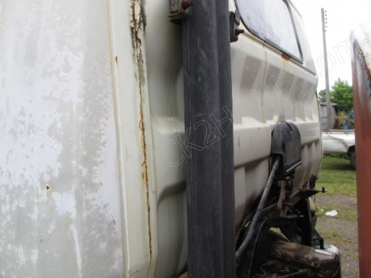 รถบรรทุก 6 ล้อบรรทุกน้ำ ยี่ห้ออีโน่ รุ่น FC