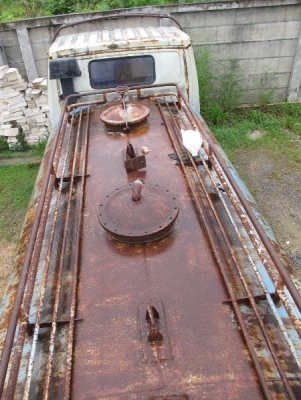 รถบรรทุก 6 ล้อบรรทุกน้ำ ยี่ห้ออีโน่ รุ่น FC