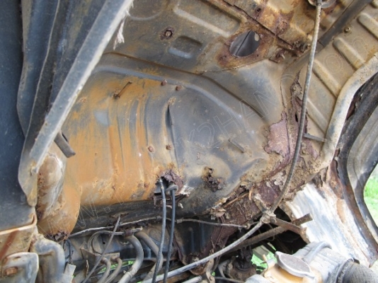 รถบรรทุก 6 ล้อบรรทุกน้ำ ยี่ห้ออีโน่ รุ่น FC