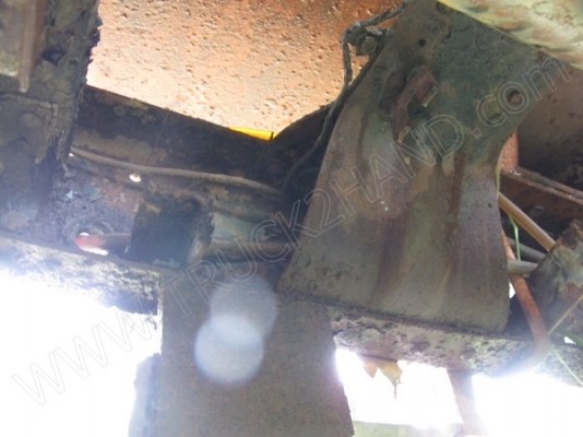 รถบรรทุก 6 ล้อบรรทุกน้ำ ยี่ห้ออีโน่ รุ่น FC