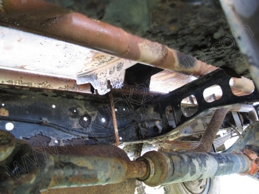 รถบรรทุก 6 ล้อบรรทุกน้ำ ยี่ห้ออีโน่ รุ่น FC