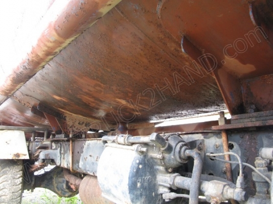 รถบรรทุก 6 ล้อบรรทุกน้ำ ยี่ห้ออีโน่ รุ่น FC