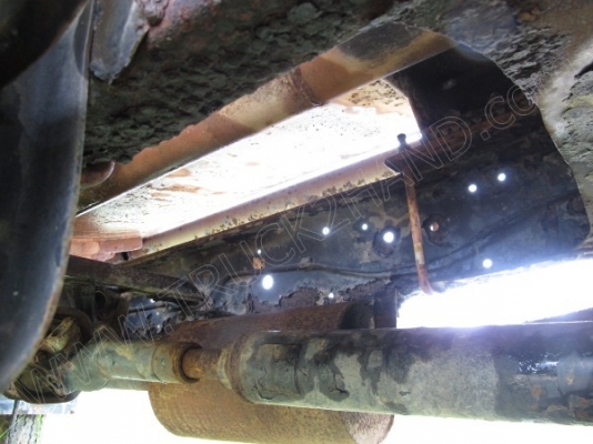 รถบรรทุก 6 ล้อบรรทุกน้ำ ยี่ห้ออีโน่ รุ่น FC