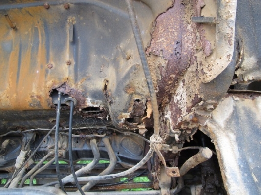 รถบรรทุก 6 ล้อบรรทุกน้ำ ยี่ห้ออีโน่ รุ่น FC