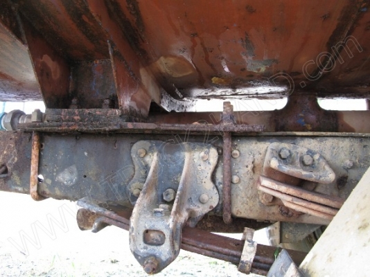 รถบรรทุก 6 ล้อบรรทุกน้ำ ยี่ห้ออีโน่ รุ่น FC