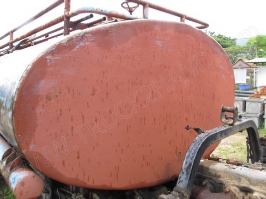 รถบรรทุก 6 ล้อบรรทุกน้ำ ยี่ห้ออีโน่ รุ่น FC