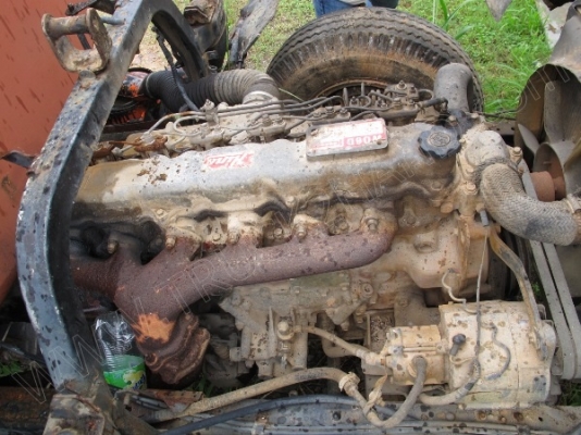 รถบรรทุก 6 ล้อบรรทุกน้ำ ยี่ห้ออีโน่ รุ่น FC