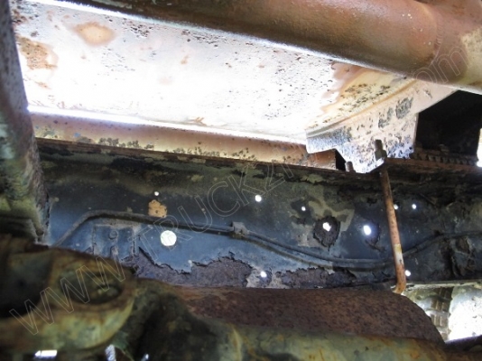 รถบรรทุก 6 ล้อบรรทุกน้ำ ยี่ห้ออีโน่ รุ่น FC