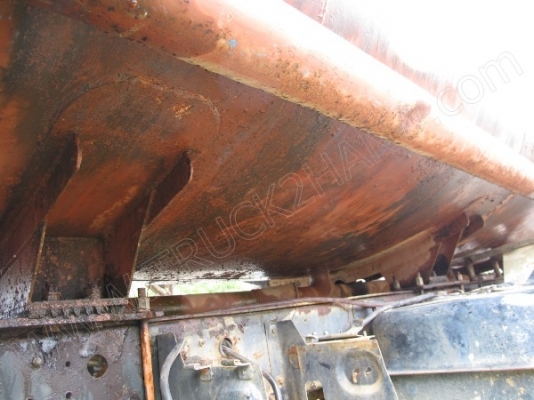 รถบรรทุก 6 ล้อบรรทุกน้ำ ยี่ห้ออีโน่ รุ่น FC