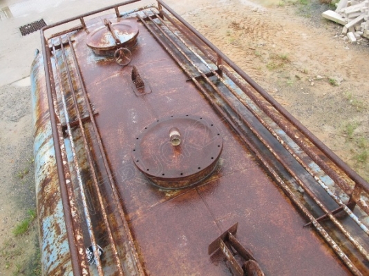 รถบรรทุก 6 ล้อบรรทุกน้ำ ยี่ห้ออีโน่ รุ่น FC