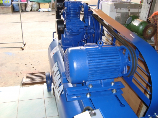 ขายปั๊มลม PUMA 5HP ครบชุด ถังใหญ่พิเศษ 315ลิตร ขายปั๊มลม PUMA 5HP ครบชุด ถังใหญ่พิเศษ 315ลิตร