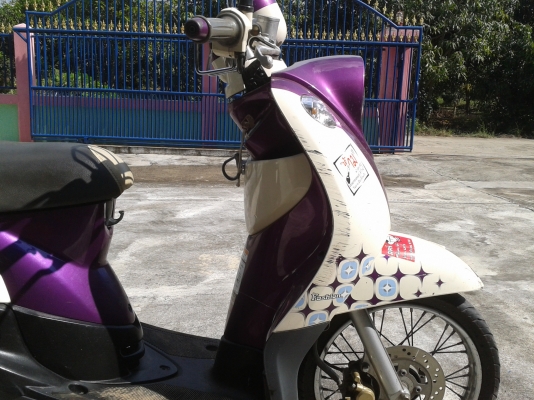 ขาย YAMAHA FINO สีม่วงขาว รถปี 54 สองเกจย์ สภาพดี สวยมากๆราคา 10,000.-