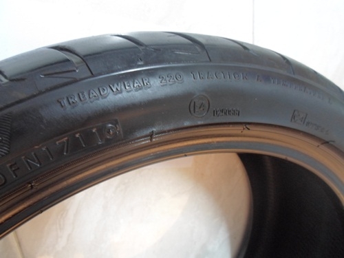 ยางซิ่ง,225/40R18 Bridgestone-RE002ปี11หนึ่งคู่ 3,000 ยางซิ่ง,225/40R18 Bridgestone-RE002ปี11หนึ่งคู่ 3,000
