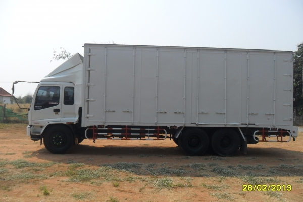 ขายรถสิบล้อIsuzu 200 แรง  ตู้สิบบาน ยาว 7.50 ม.