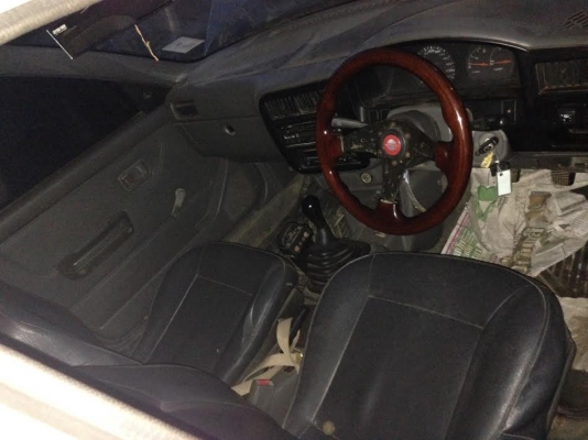 NissanNVสภาพดีเครื่องแรงพร้อมLPG NissanNVสภาพดีเครื่องแรงพร้อมLPG