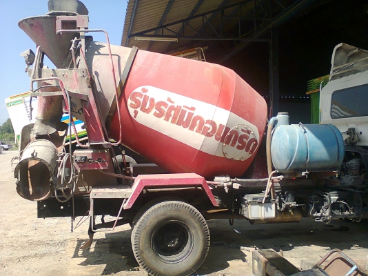 HINO MEGA ติดโม่ปูน 2.5 คิว