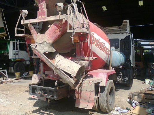 HINO MEGA ติดโม่ปูน 2.5 คิว