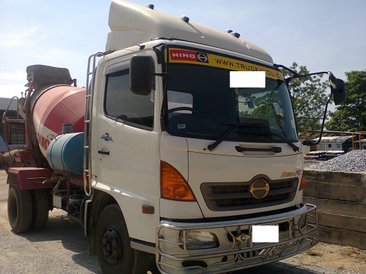 HINO MEGA ติดโม่ปูน 2.5 คิว
